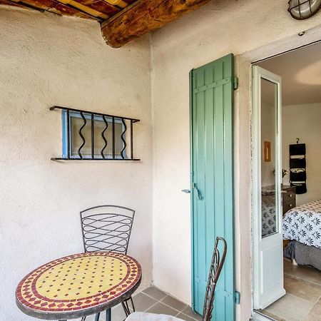Maison De Village Bonnieux Bagian luar foto