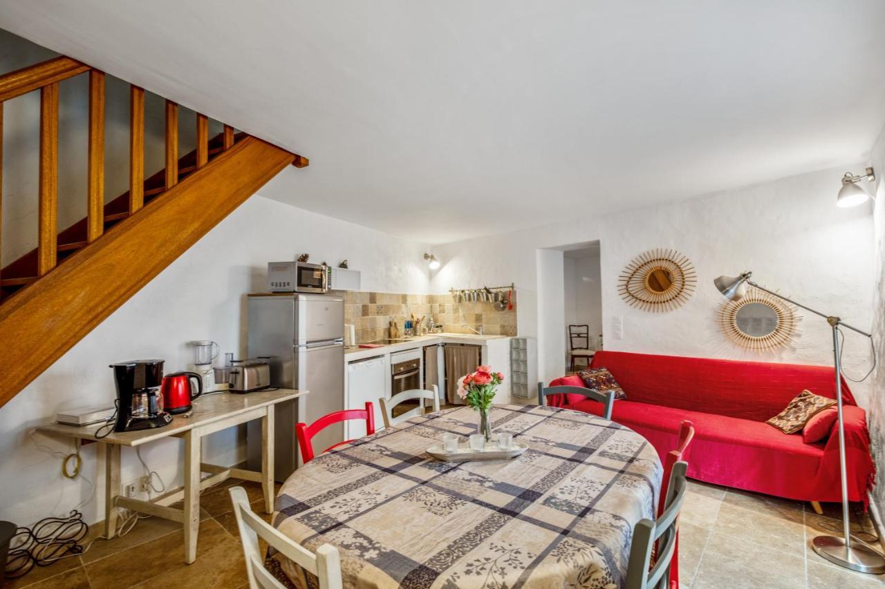 Maison De Village Bonnieux Bagian luar foto