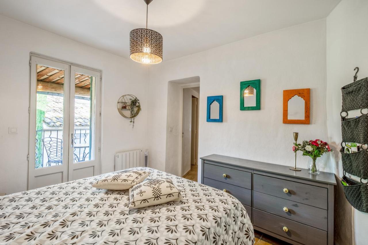 Maison De Village Bonnieux Bagian luar foto