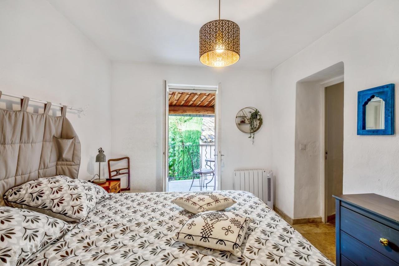 Maison De Village Bonnieux Bagian luar foto